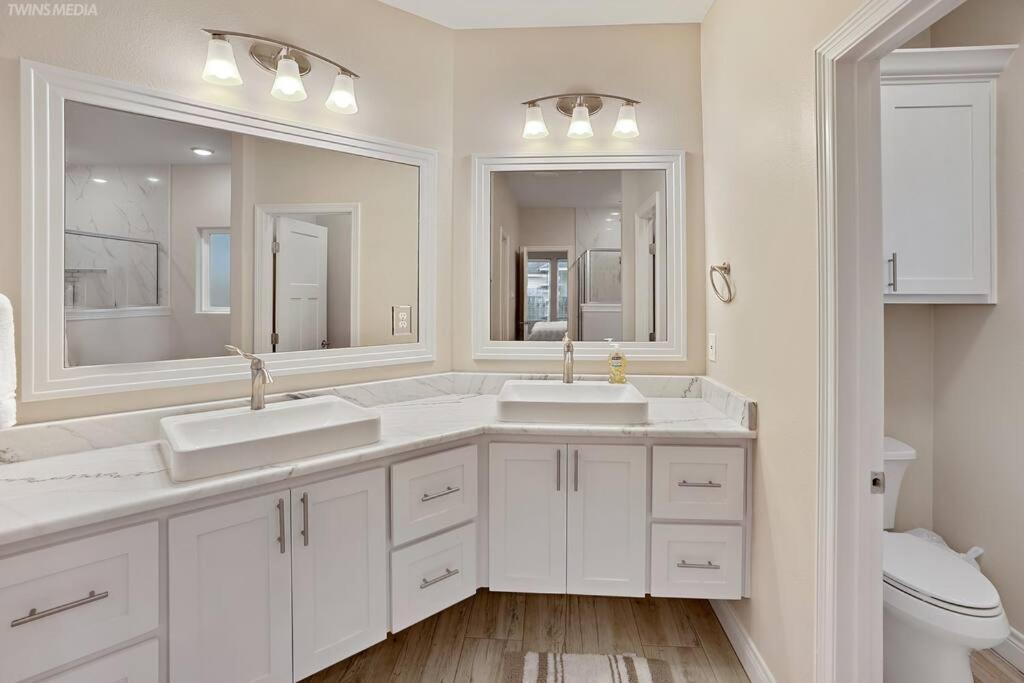 Luxurious Coastal Retreat Brand New 4Br Home With Fast Wifi, 15 Min To Beach! Corpus Christi Exterior photo