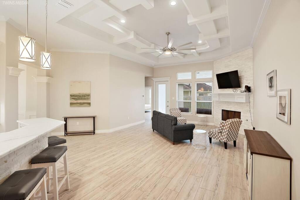 Luxurious Coastal Retreat Brand New 4Br Home With Fast Wifi, 15 Min To Beach! Corpus Christi Exterior photo